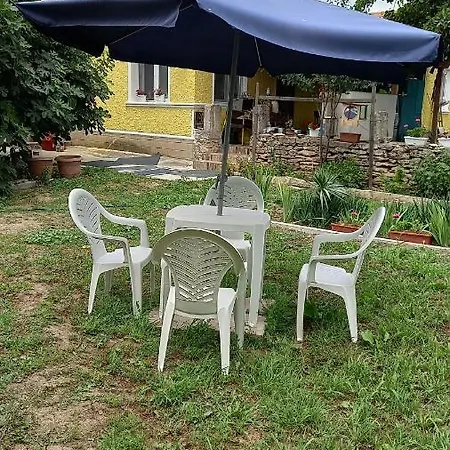 בית הארחה Markela